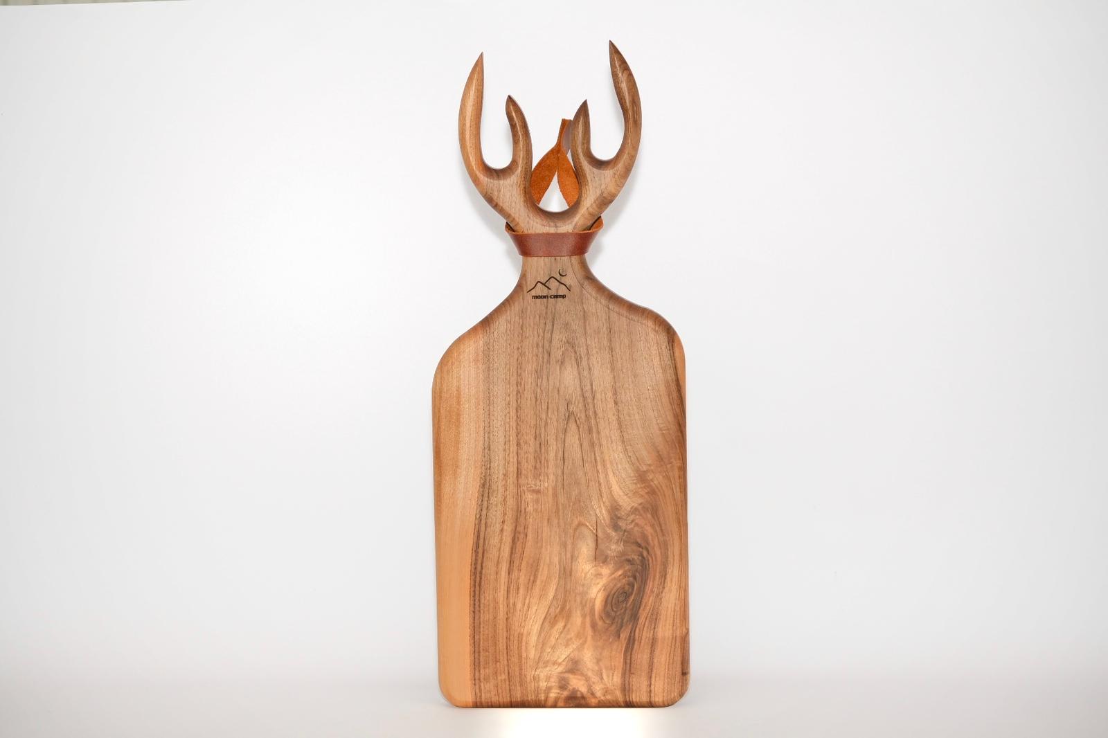 🦌 Geyik Model Ahşap Kesme Tahtası Ceviz